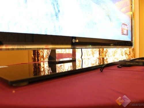 2011新旗舰LG55LW9800智能3DTV上市