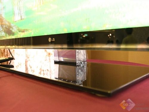 2011新旗舰LG55LW9800智能3DTV上市