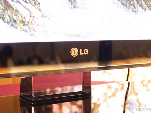 2011新旗舰LG55LW9800智能3DTV上市